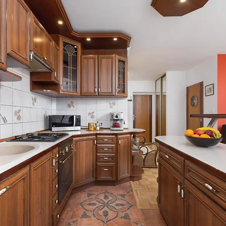 Retro Family Maly Plaszow By Renters