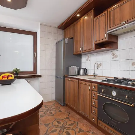 Retro Family Maly Plaszow By Renters Apartment