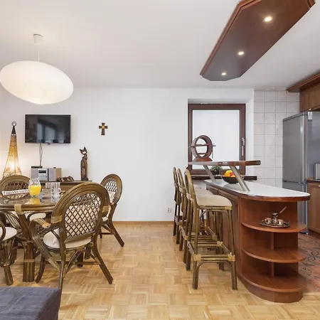 Retro Family Maly Plaszow By Renters Apartman Krakkó